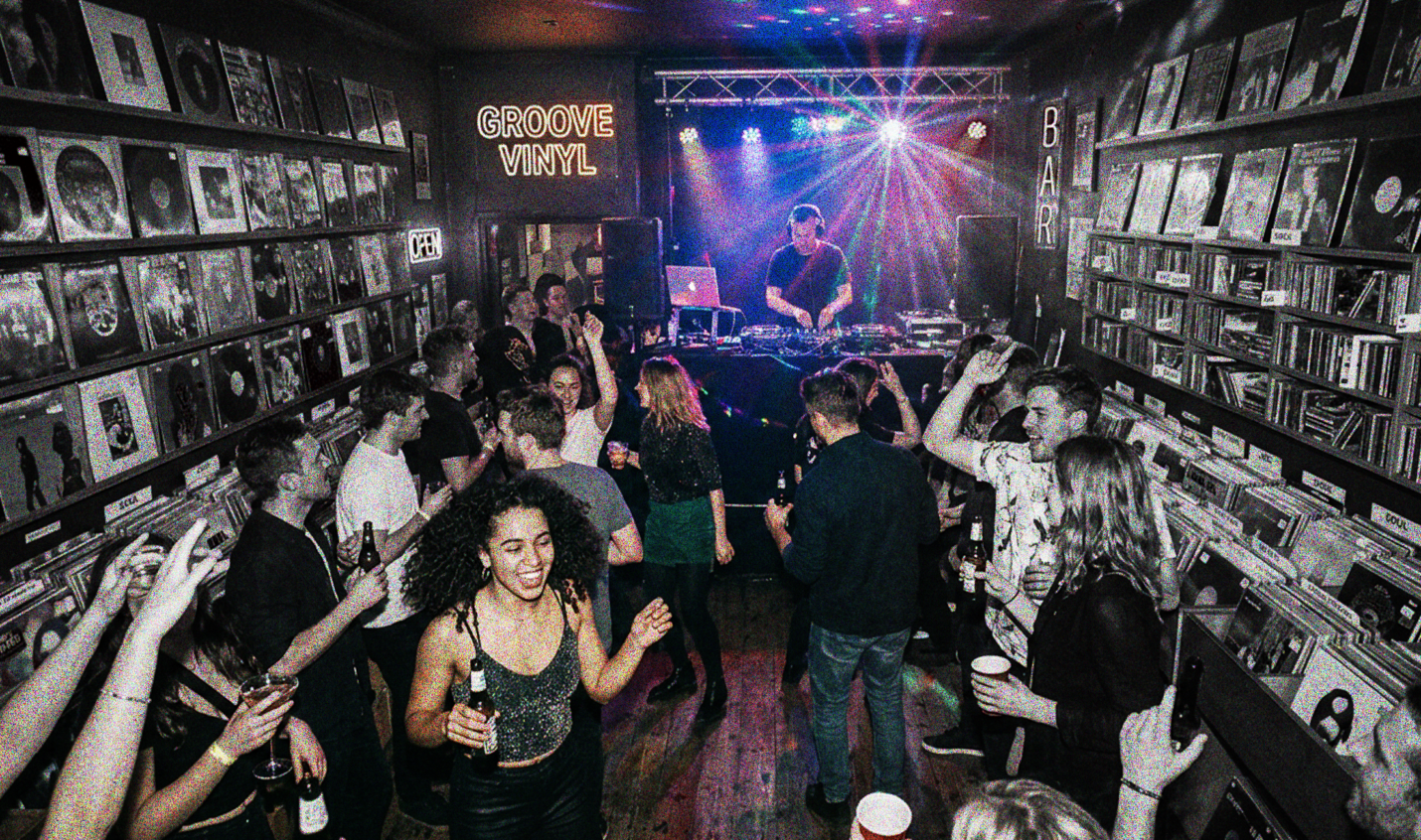 Nachtschicht im Plattenladen: Warum In-Store-Events die neue Clubszene sind