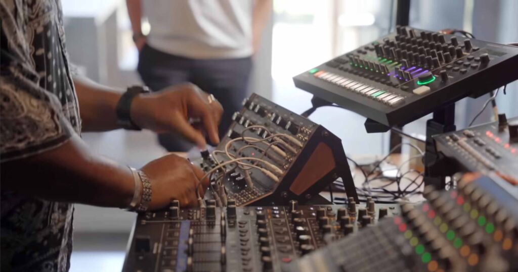 Mit dem Moog Labyrinth und DFAM wird das Set lebendig.
Equipmentansicht