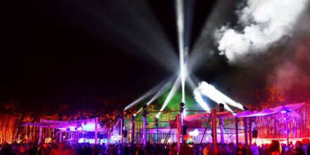 Festival Tipps: Sommergefühl aus Beton, Stahl und Blätterdach