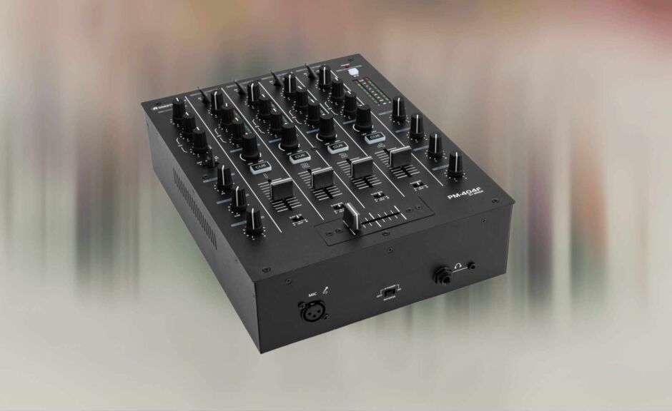 Omnitronic PM-404F: Günstiger Vier-Kanal-DJ-Mixer mit bipolarem Filter und Bluetooth