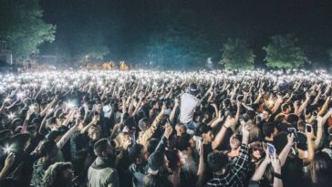 Frankreich: 40.000 Raver besetzen Militärbasis als Protest gegen Repressionskurs