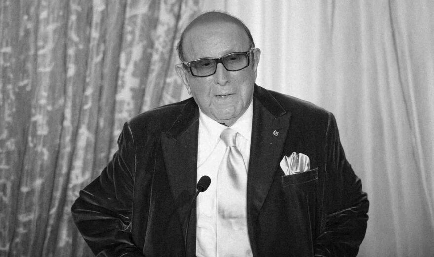 Der Mann, der die Dancefloors veränderte: Musik-Legende Clive Davis mit 94 Jahren