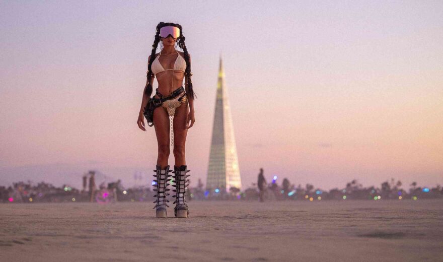 Die Ästhetik des Sommer-Raves: Wenn der Underground einen Sonnenbrand bekommt