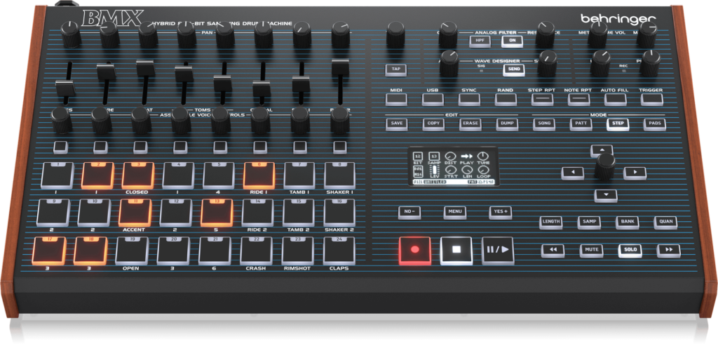 Der Behringer BMX bringt den Charme und charakteristischen Klang des Oberheim DMX zurück in die Gegenwart.
Behringer BMX von vorne oben.