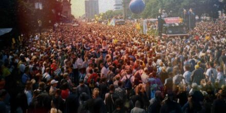 "Love is Stronger": Neue ARD-Doku beleuchtet den Mythos Loveparade