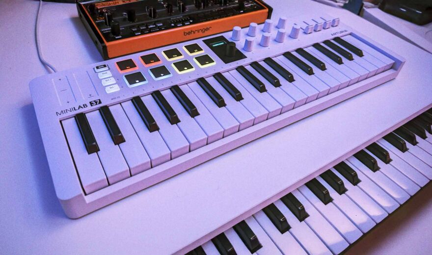 Arturia MiniLab 37 im Test - der perfekter MIDI-Controller für Kompakt-Studios und Mobil?