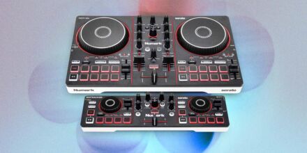Ultrakompakt und günstig: Numark bringt zwei neue DJ-Controller für Einsteiger