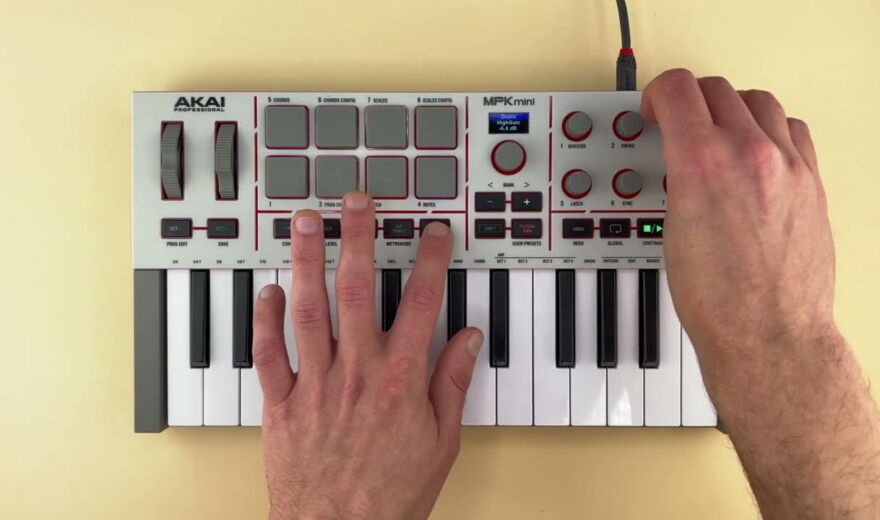 Akai Professionak | MPK mini MKIV | Dub & Techno Jam (No Talking)