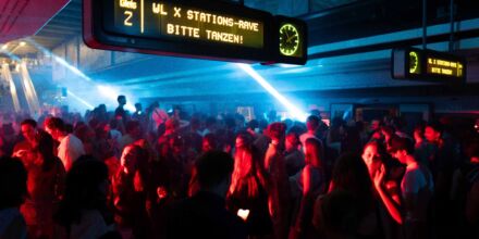 Rave statt Rushhour: Wiener U-Bahn wird wieder zur Techno-Location