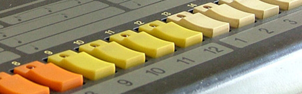 808