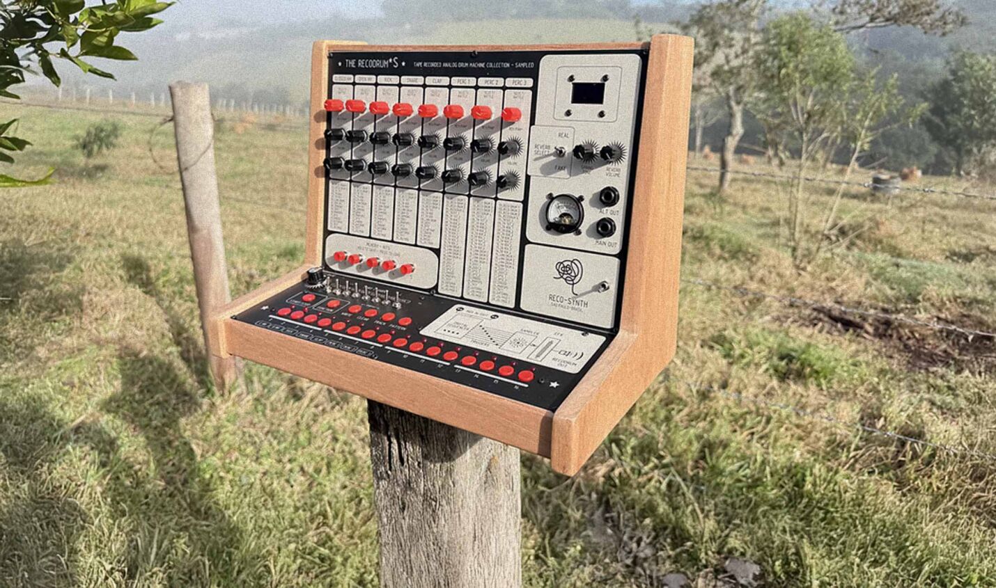 Retro-Gaming-Charme: Arthur Joly baut die wahrscheinlich sexyste Drum-Machine des Jahres