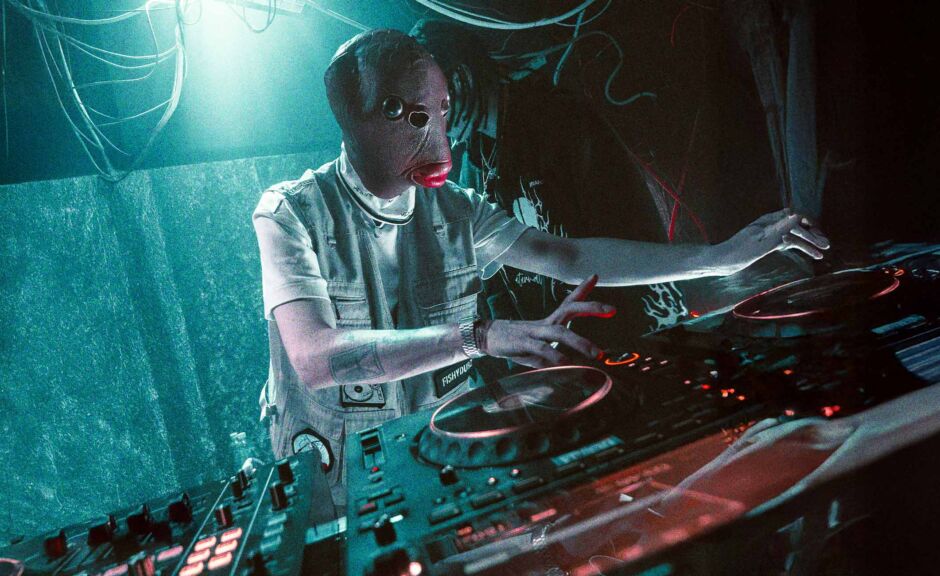 Schranz war schon immer ehrlicher als Techno: Eine kleine Verteidigung des Lächerlichen 