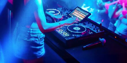 Denon DJ Prime 4 G2 im Test: Wie gut ist das neue Standalone-Flaggschiff?