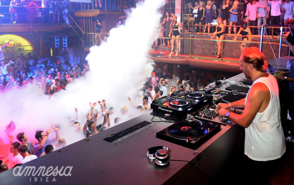 Sven V&auml;th