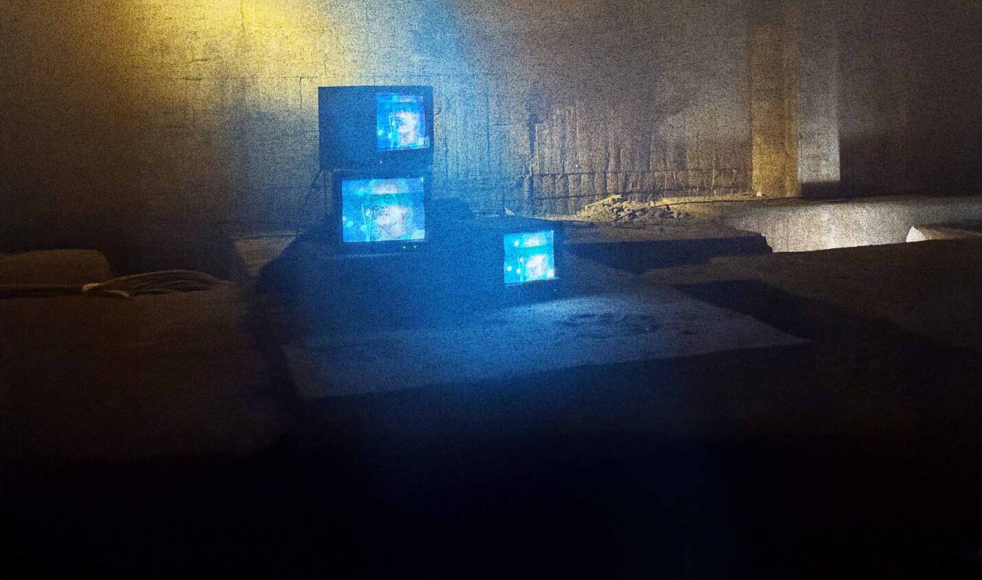 "Tanzflächen der Wiedervereinigung": Ausstellung im Berliner Kraftwerk blickt auf die Clubkultur der Wendezeit