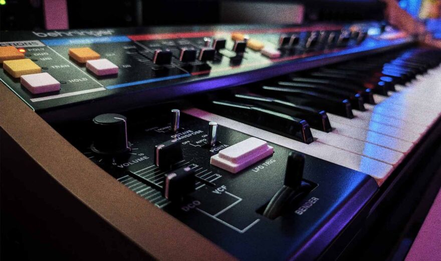 Behringer JN-80 im Test – Starker Studio-Sound, schwache Haptik?