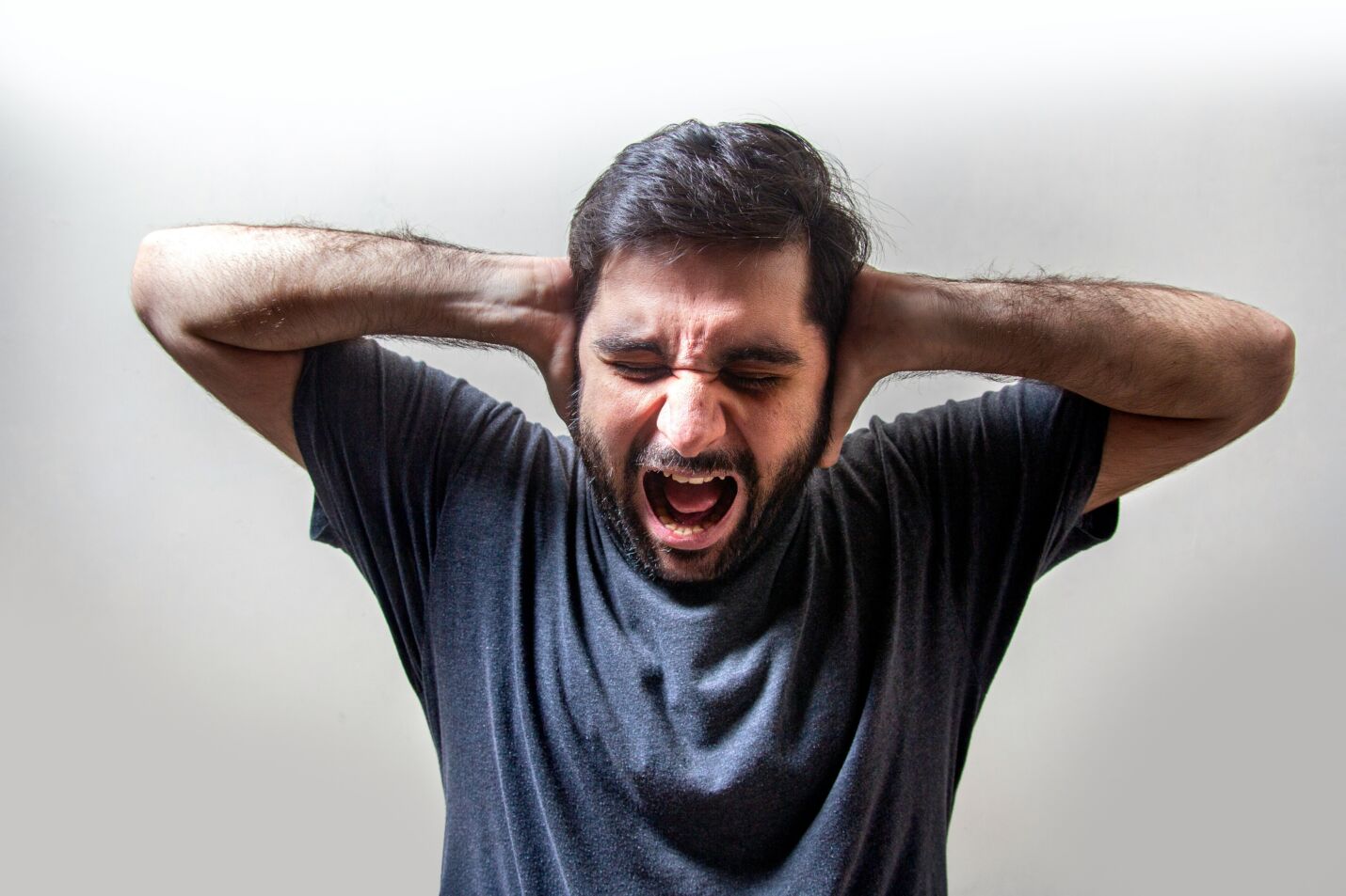 Durchbruch bei Tinnitus-Forschung: Warum das unheilbare Club-Trauma endlich greifbare Heilungschancen bekommt
