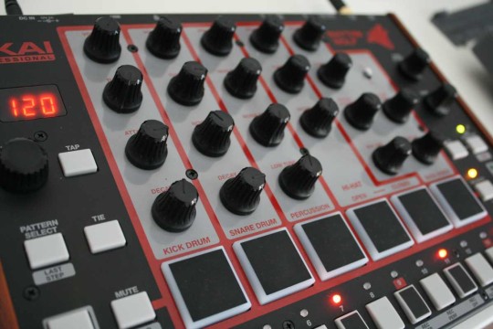 Akai Rhythm Wolf - Bedienelemente