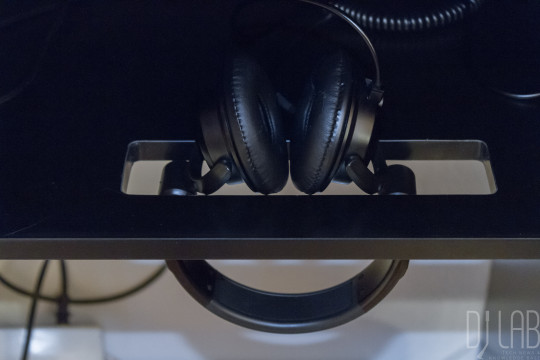 Die Kopfh&ouml;rerhalterung im Betrieb