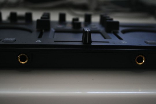 Korg Kaoss DJ - Kopfh&ouml;rer- und Mikrofonanschluss