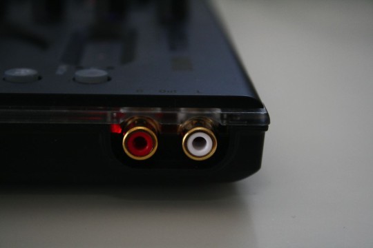 Der Kaoss DJ hat nur einen Masterausgang, keinen Booth-Ausgang