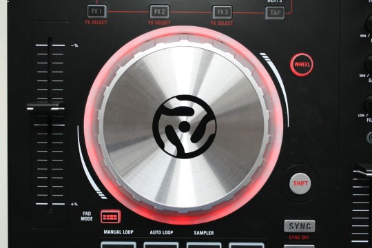 Numark Mixtrack Pro 3 - Das Ausstattungshighlight: Die Jog-Wheels