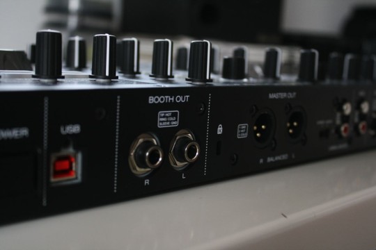 Denon DJ - MC4000 - Anschl&uuml;sse