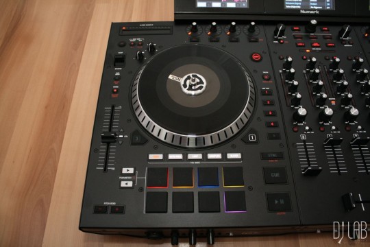Numark NS7 III - Decks