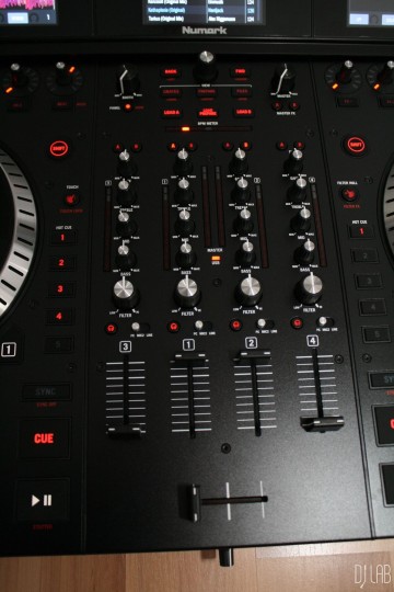 Numark NS7 III - Mixer