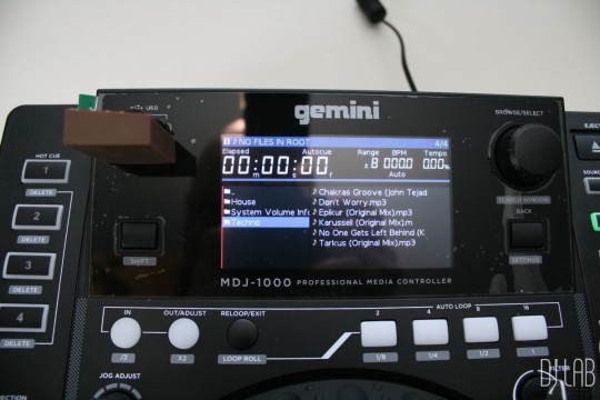 USB-Medium mit Ordnerstruktur