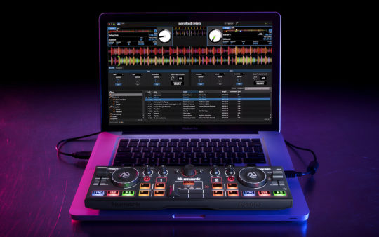 Numark_DJ2GO2_laptop