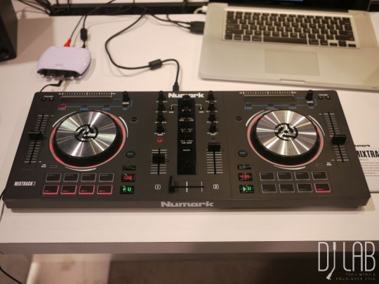 Numark Mixtrack Pro 3