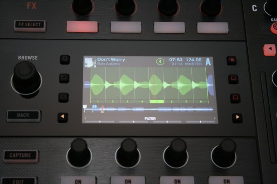 Traktor Kontrol S8 - Slicer